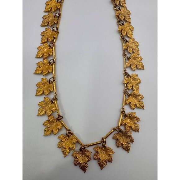 Vintage Gold Tone Maple Leaf Necklace Unsigned Mid Century Statement - Picture 5 of 11